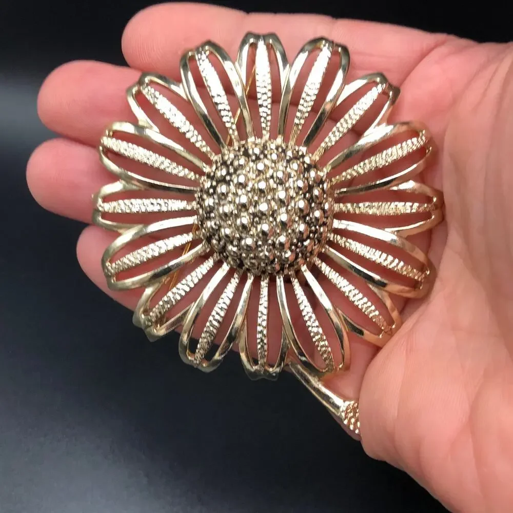 Vintage Sarah Coventry Sunflower Gold Tone Metal Brooch Pin